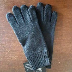 Cold Pursuit Knit Gloves